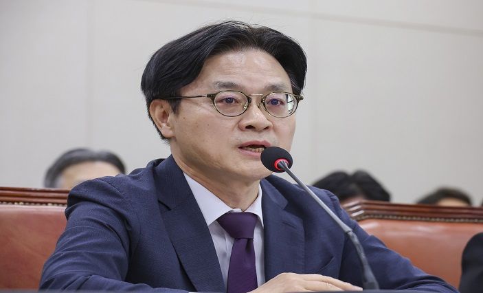 SK Industry Minister Discusses Economic Ties with Kyrgyzstan